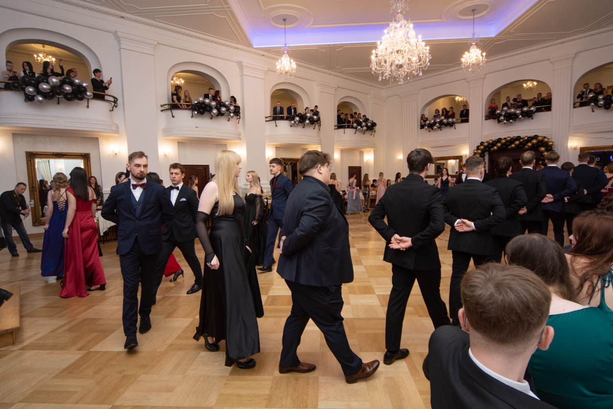 Studniówka uczniów "Mickiewicza" 48