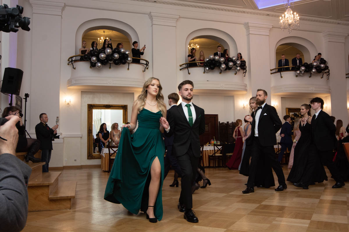 Studniówka uczniów "Mickiewicza" 51