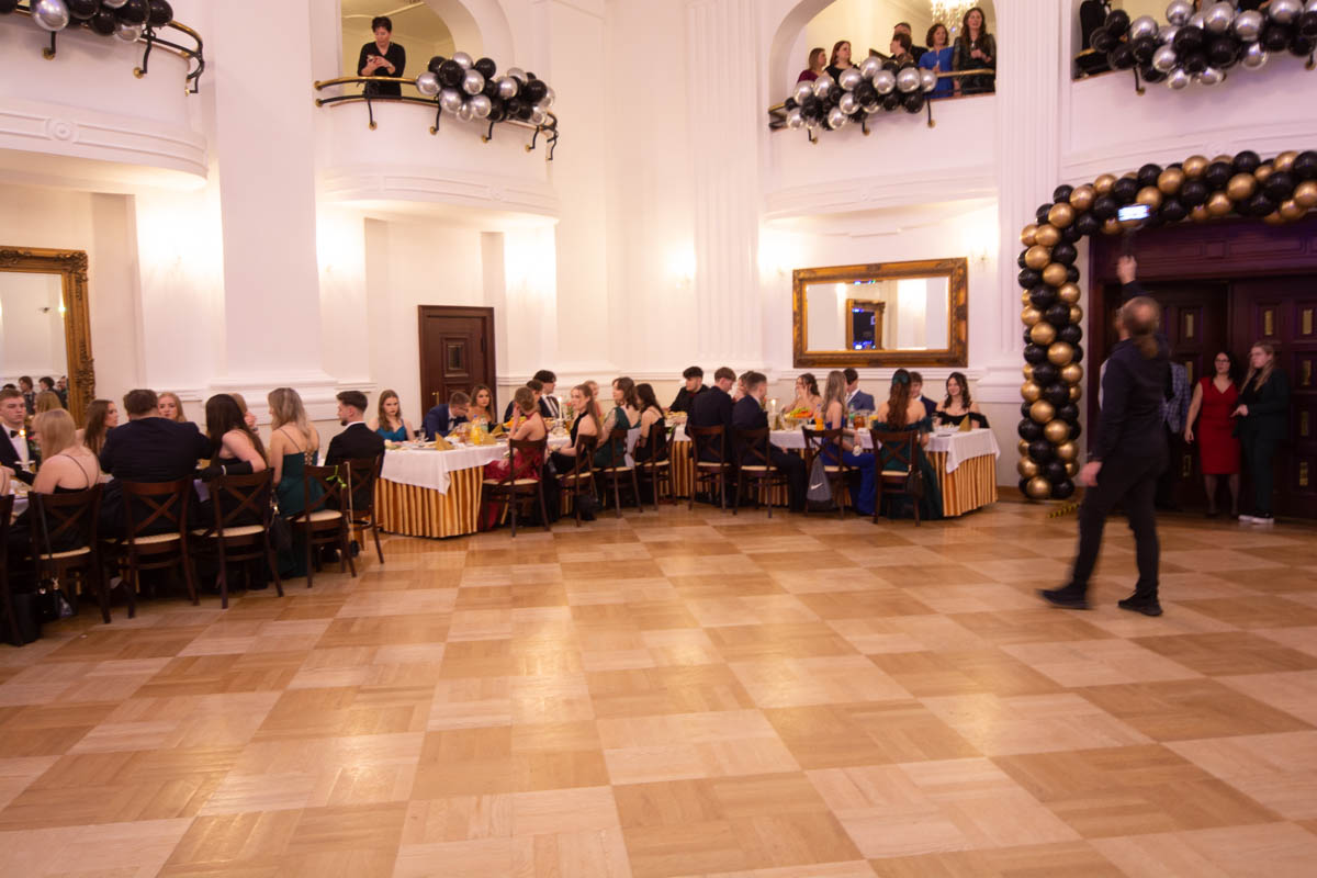 Studniówka uczniów "Mickiewicza" 55