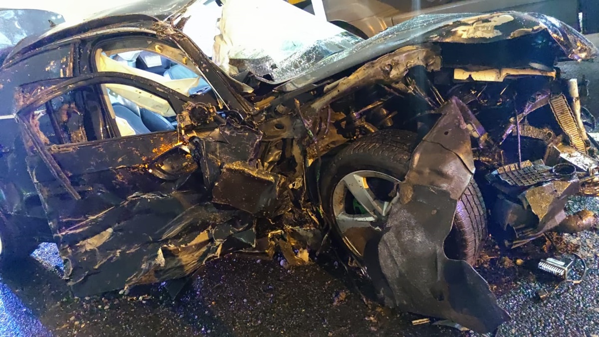 Dachowanie samochodu na trasie N-S w Rudzie Śląskiej