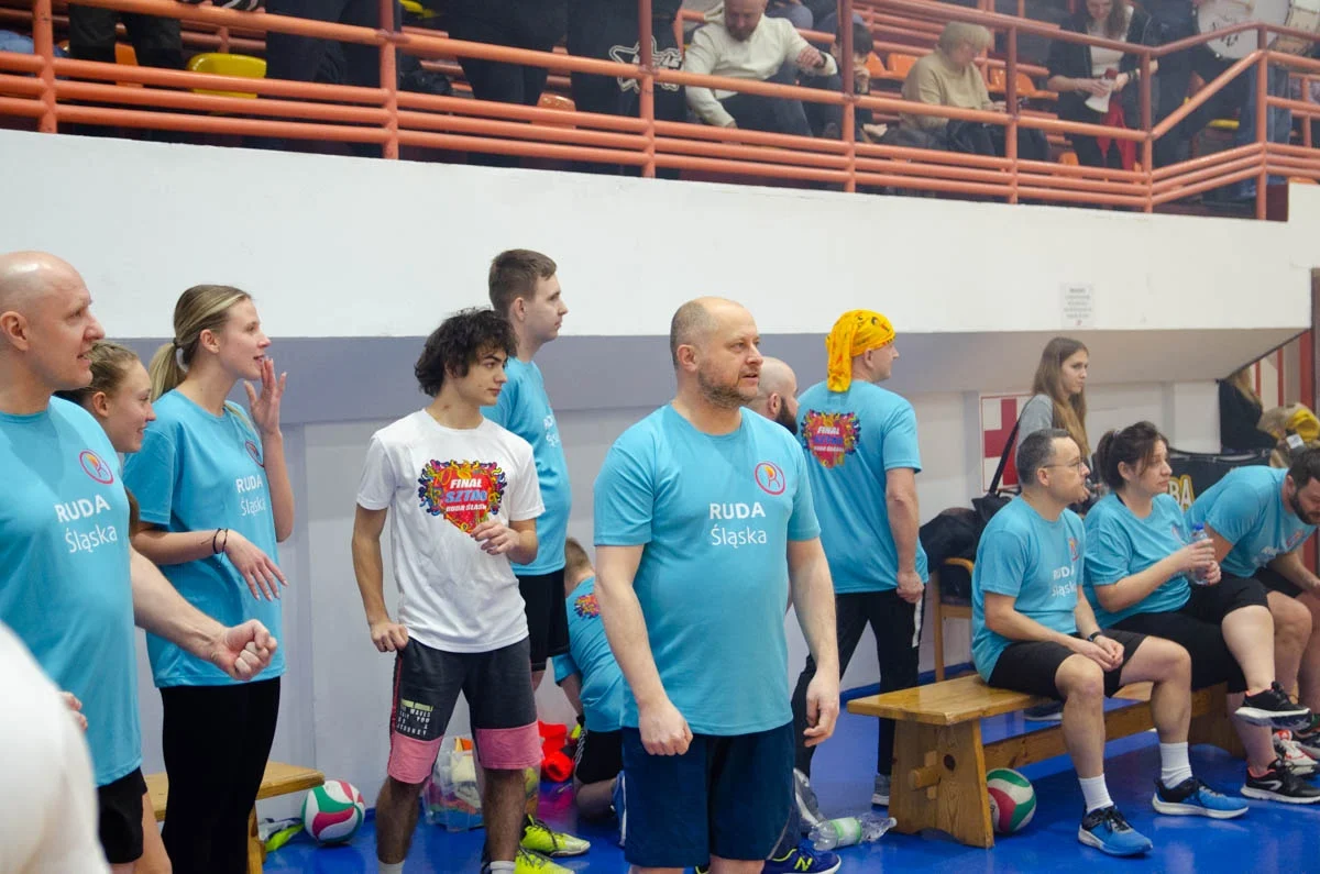 Mecz siatkówki pomiędzy sztabami WOŚP 5