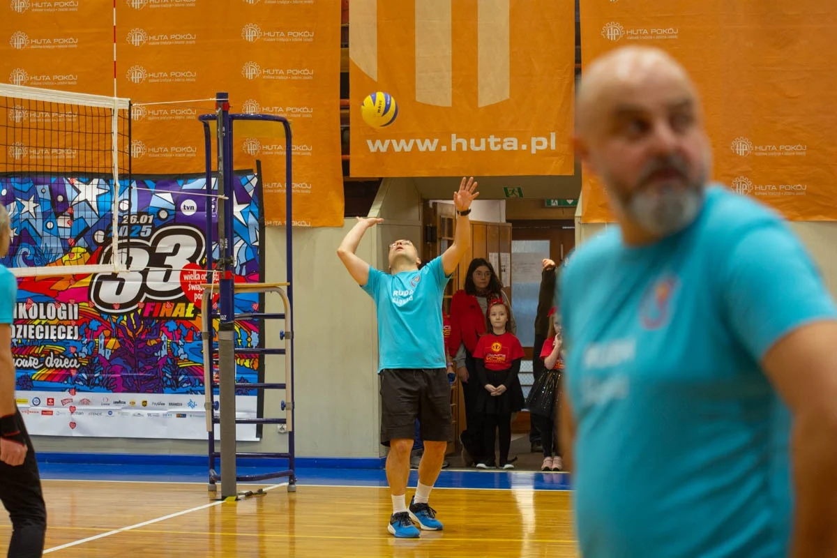 Mecz siatkówki pomiędzy sztabami WOŚP 21