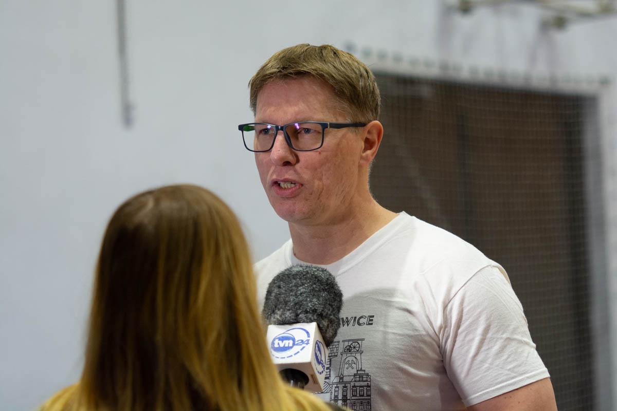 Mecz siatkówki pomiędzy sztabami WOŚP 30