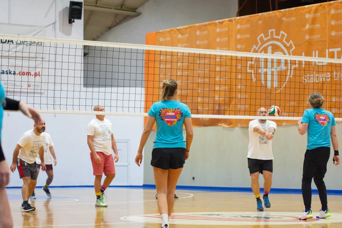 Mecz siatkówki pomiędzy sztabami WOŚP 33