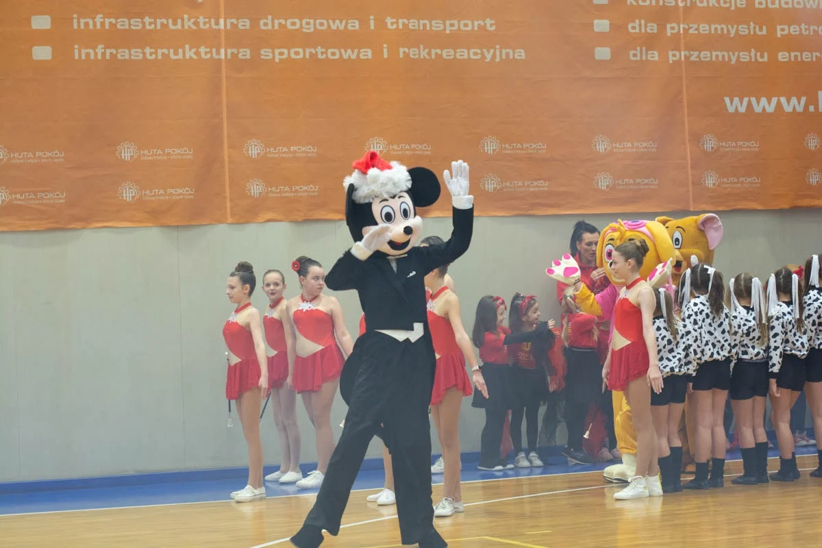 Mecz siatkówki pomiędzy sztabami WOŚP 46