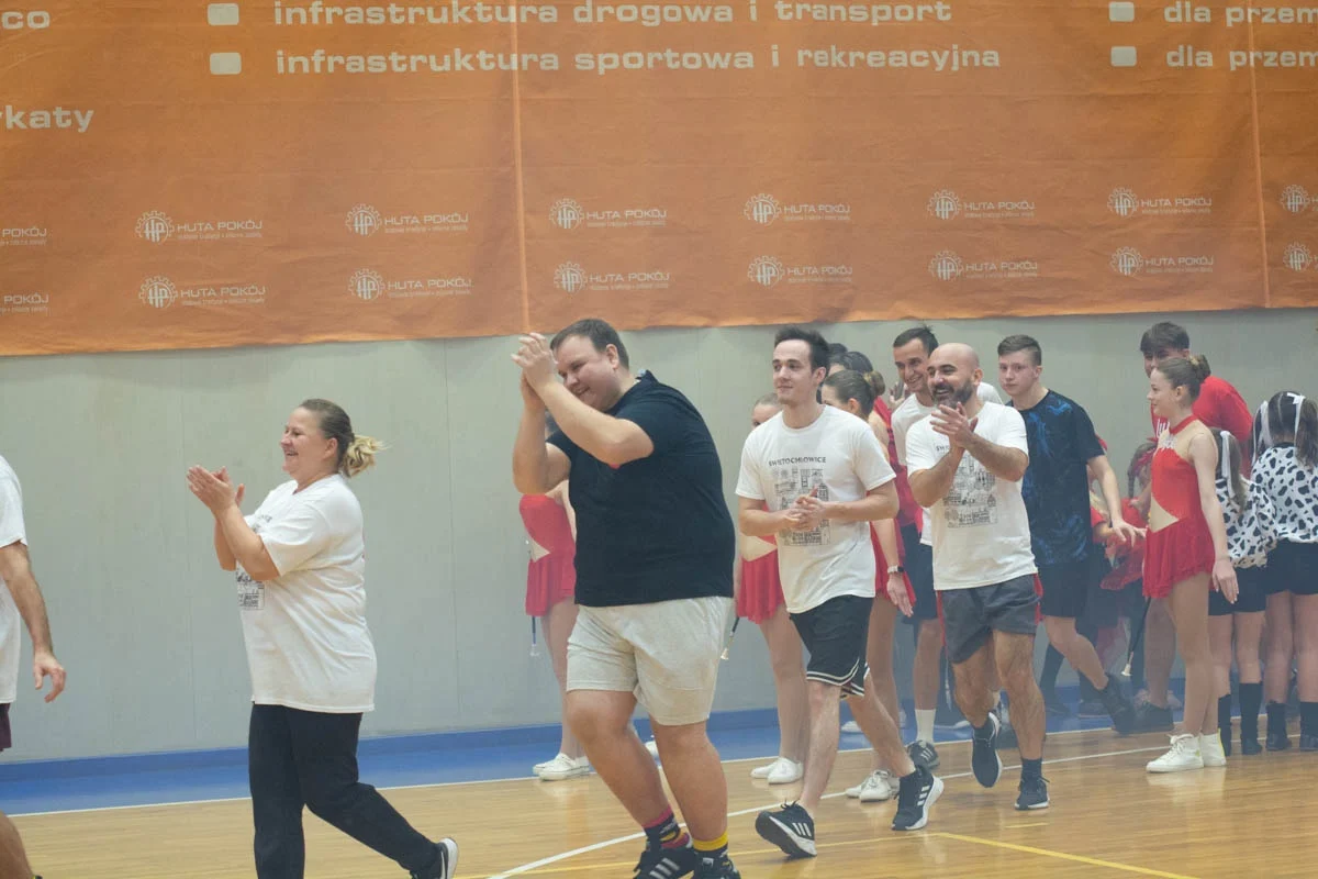 Mecz siatkówki pomiędzy sztabami WOŚP 51