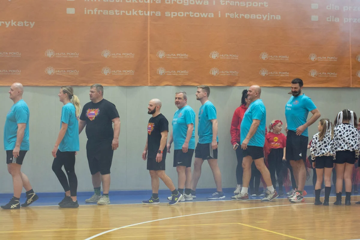 Mecz siatkówki pomiędzy sztabami WOŚP 53