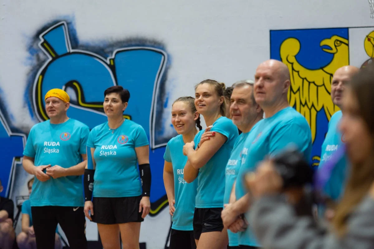 Mecz siatkówki pomiędzy sztabami WOŚP 68