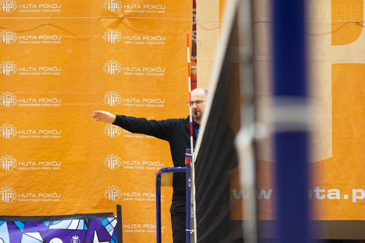 Mecz siatkówki pomiędzy sztabami WOŚP 69