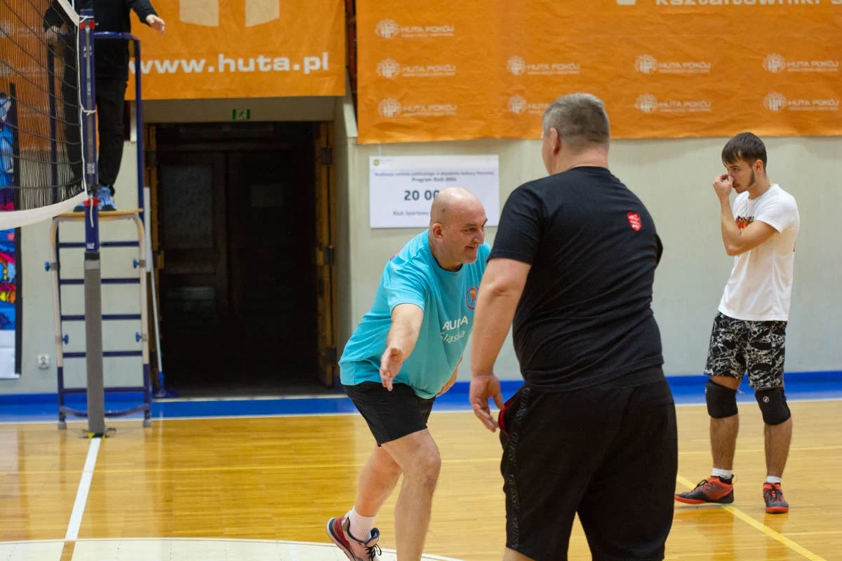 Mecz siatkówki pomiędzy sztabami WOŚP 71