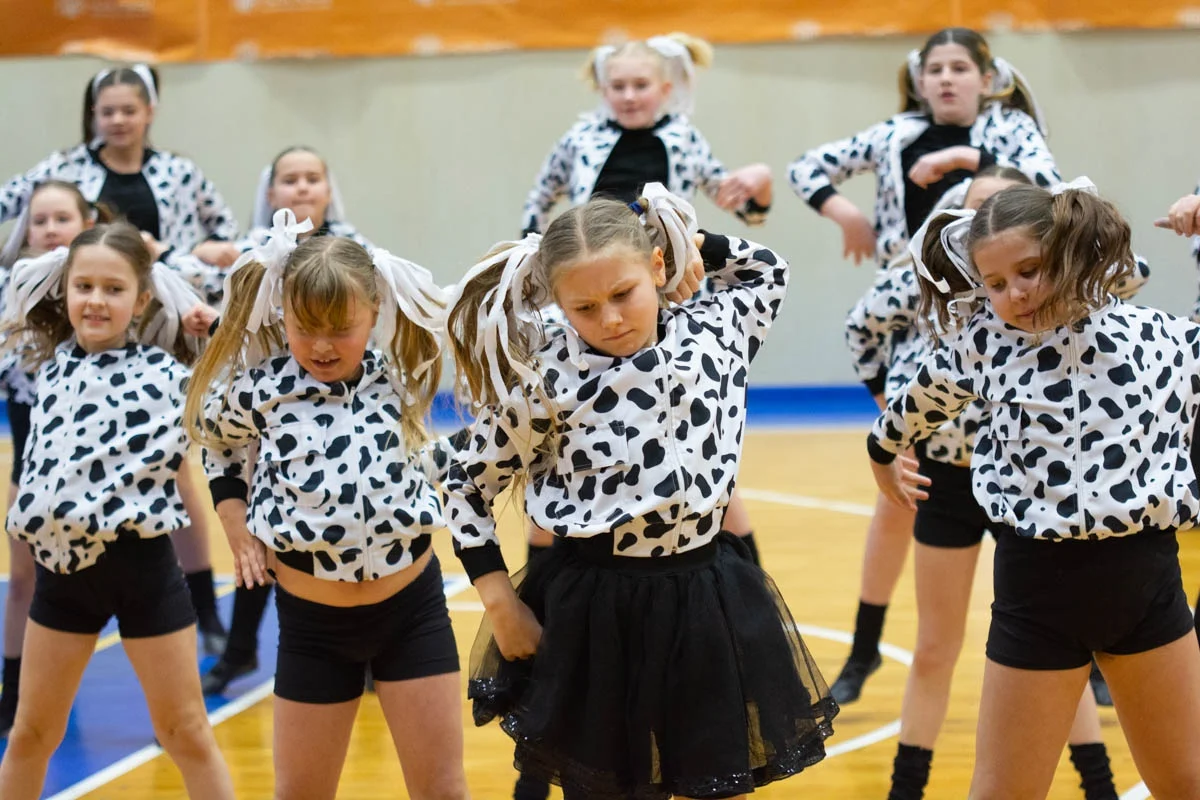 Mecz siatkówki pomiędzy sztabami WOŚP 75