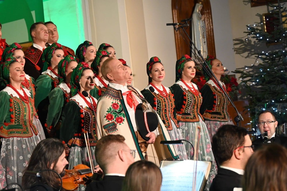 Kolędowanie z Zespołem Pieśni i Tańca „Śląsk” w Bielszowicach 4