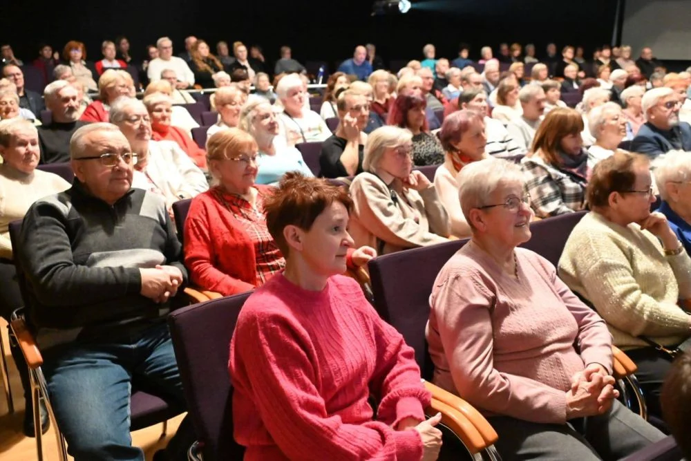 Dzień Babci i Dziadka w Rudzie Śląskiej. Seniorzy muzycznie świętowali w Domu Kultury!