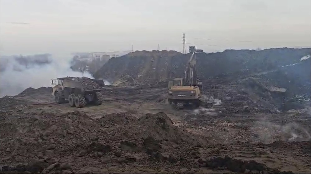 Zadymienie i czarny osad w Rudzie Śląskiej. To skutki prowadzonej rekultywacji hałdy