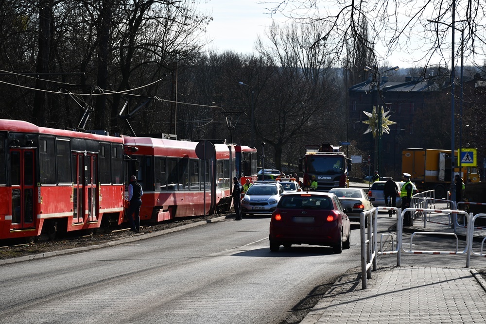 Wykolejenie tramwaju 11
