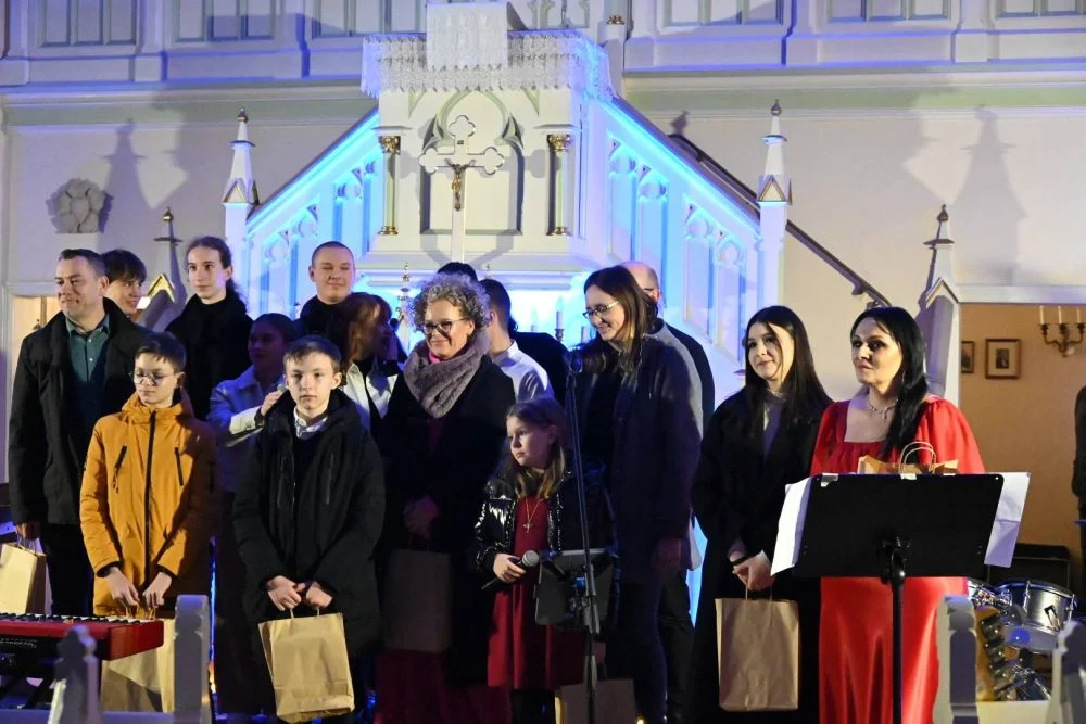 Piękne kolędy w wykonaniu rudzkich artystów. Za nami II Rudzkie Kolędowanie na Ficinusie