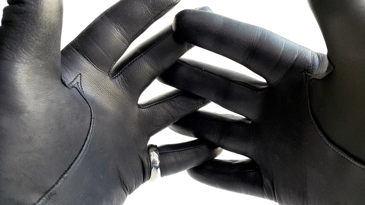 Kupujemy letnie rękawice motocyklowe - praktyczny mini poradnik