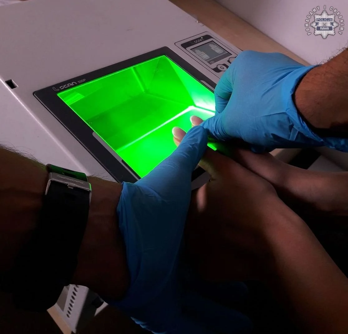 Zuchwała kradzież w Rybniku. 39-latka ukradła skarbonkę z pieniędzmi na chorego chłopca