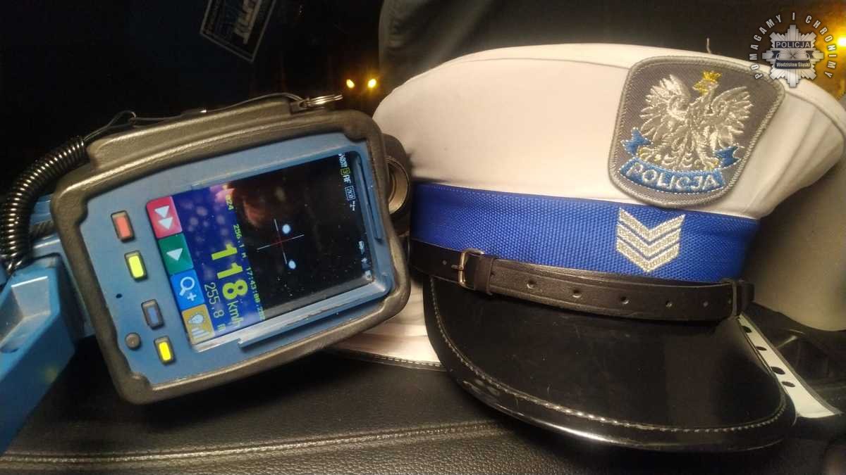 Za ciężka noga kierowcy volvo – 43-latek przekroczył prędkość o 68 km/h