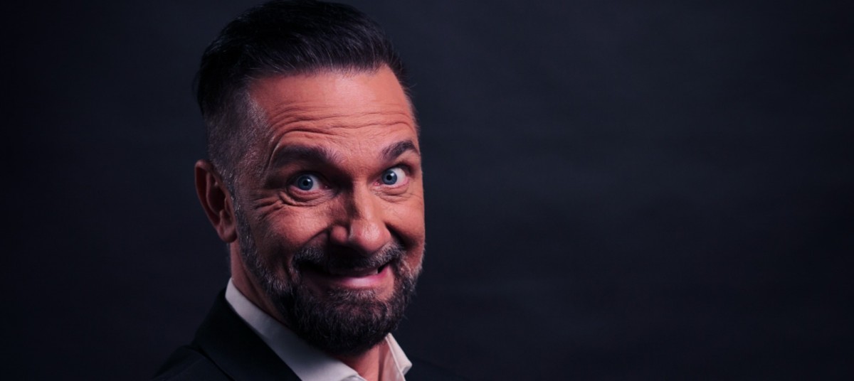 Stand-up pełen ciętych żartów – Robert Korólczyk w WCK!