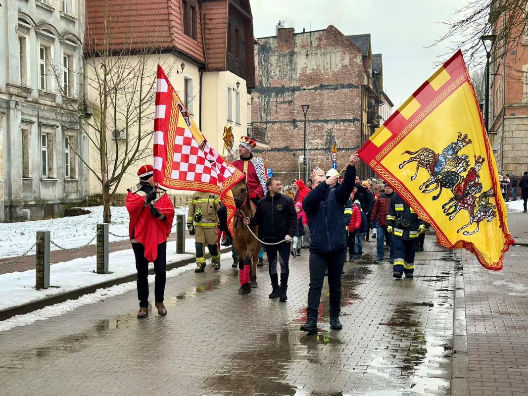 Kolorowy Orszak Trzech Króli w Mysłowicach - wspólna radość i kolędowanie