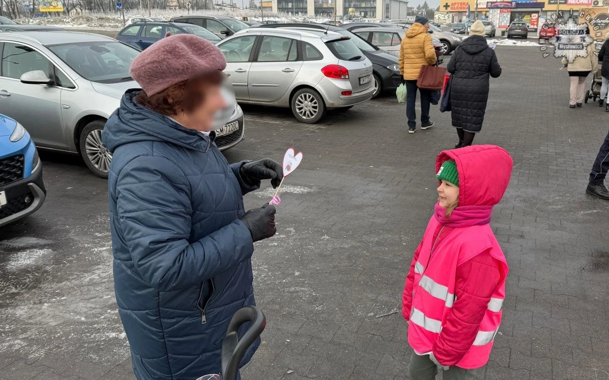 Dzień Babci i Dziadka z sercem: akcja profilaktyczna mysłowickiej drogówki 1