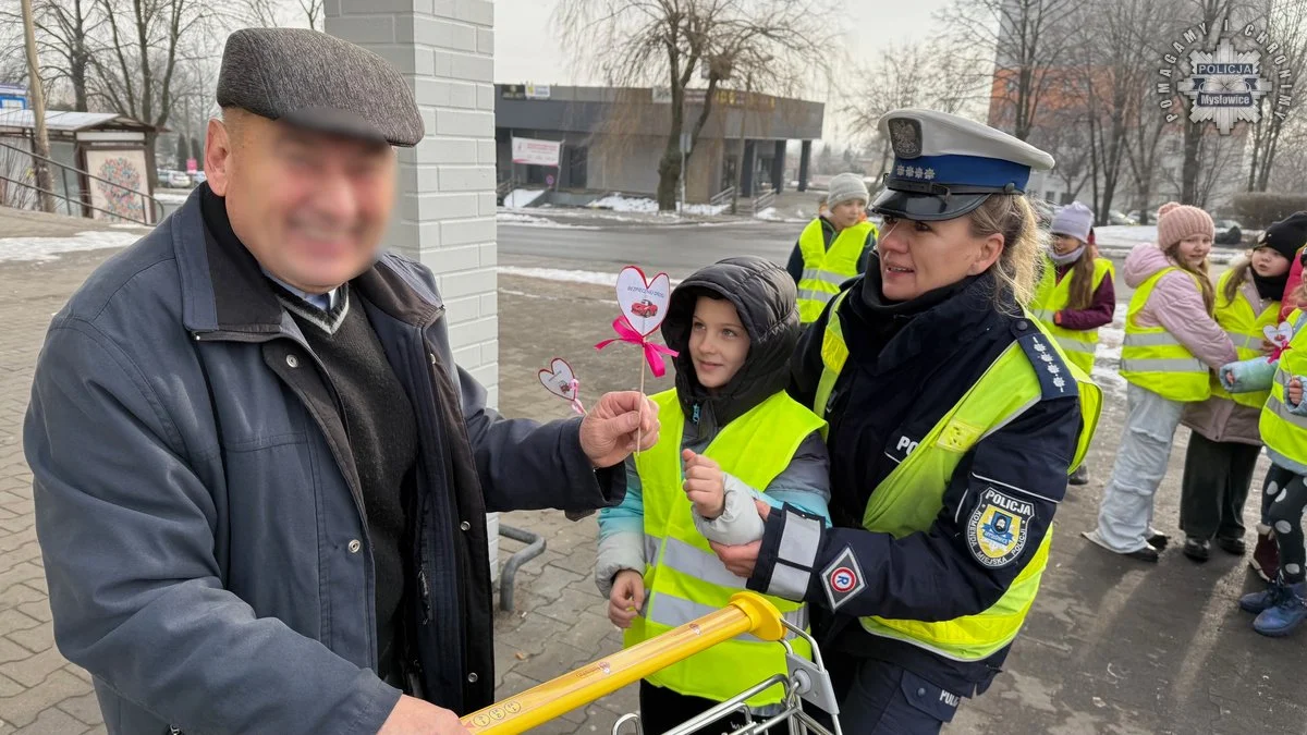 Dzień Babci i Dziadka z sercem: akcja profilaktyczna mysłowickiej drogówki 4