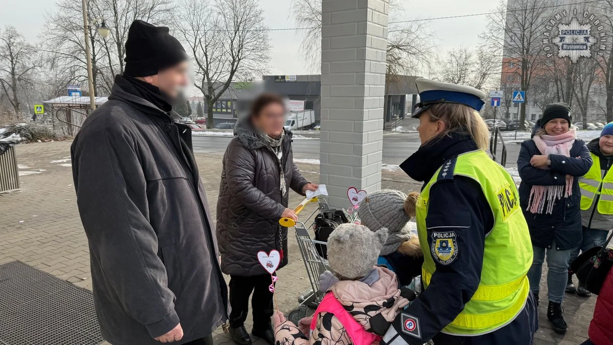 Dzień Babci i Dziadka z sercem: akcja profilaktyczna mysłowickiej drogówki 8