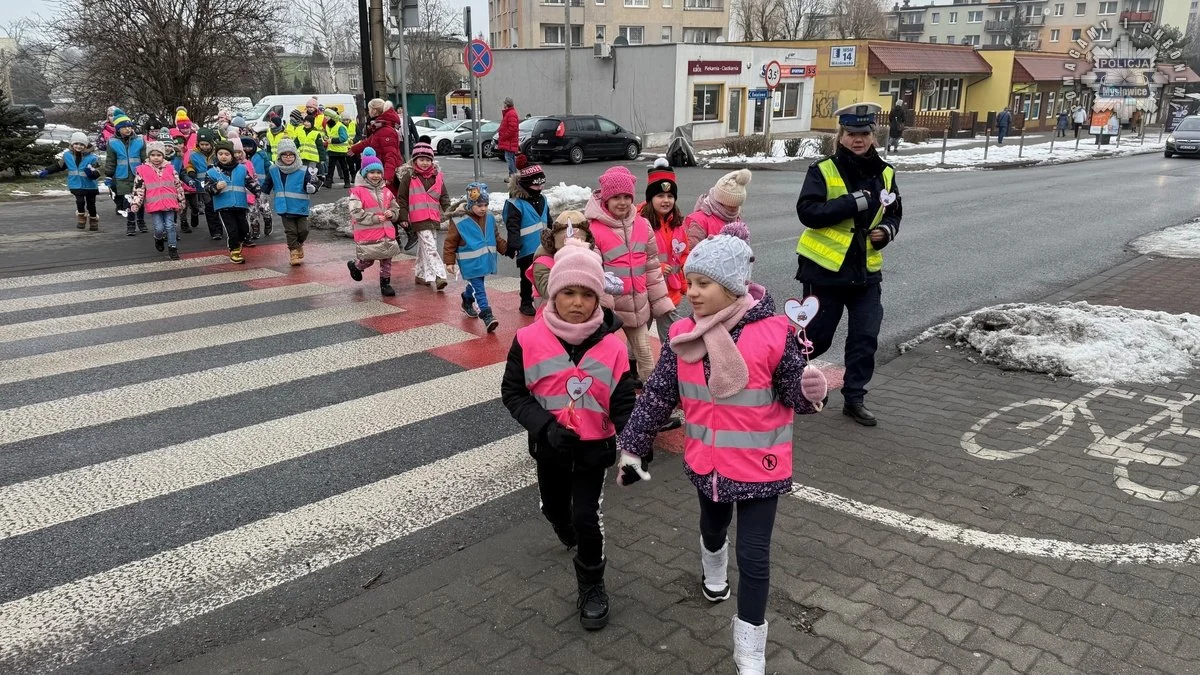 Dzień Babci i Dziadka z sercem: akcja profilaktyczna mysłowickiej drogówki 13