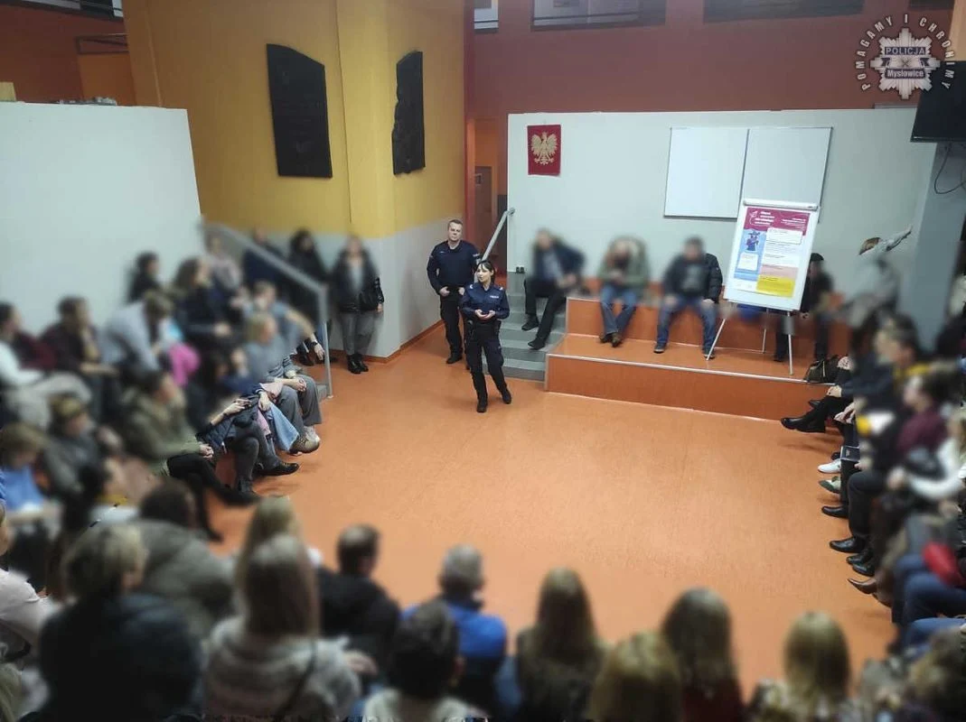 Jak chronić dzieci przed przemocą i hejtem? - kluczowe informacje dla rodziców