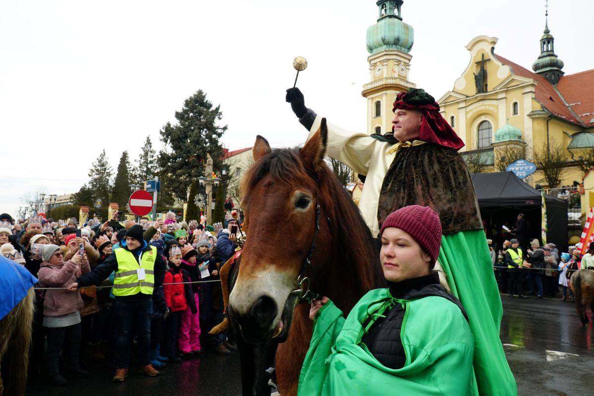 Tychy witały króli – Orszak Trzech Króli zgromadził ponad 7 tysięcy mieszkańców