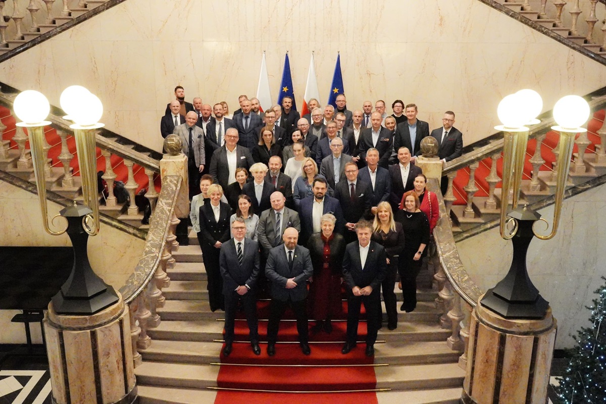 Konferencja o transformacji energetycznej z udziałem burmistrza Orzesza i jego zastępcy