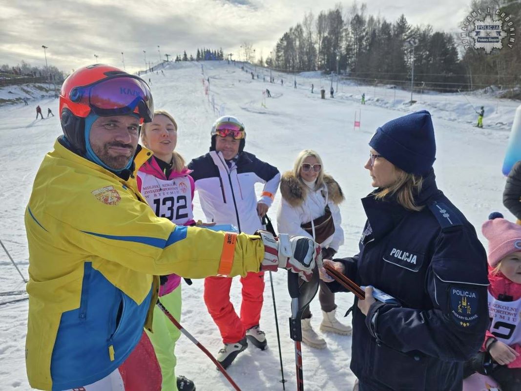 "Kręci mnie bezpieczeństwo na stoku" – akcja piekarskich mundurowych