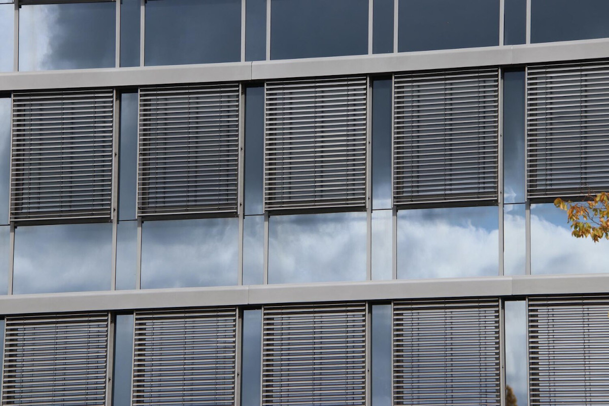 Dlaczego warto zainwestować w żaluzje fasadowe?
