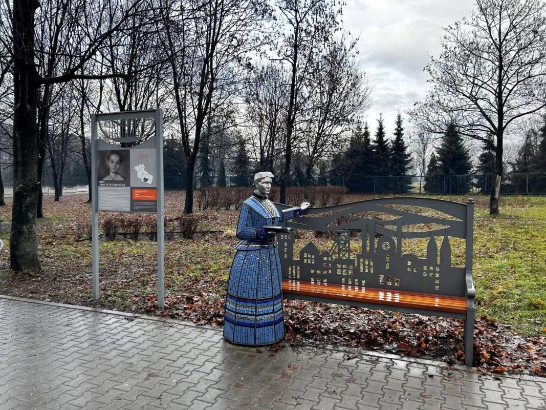 Ławeczka Joanny Gryzik w Szombierkach na stałe w krajobrazie miasta