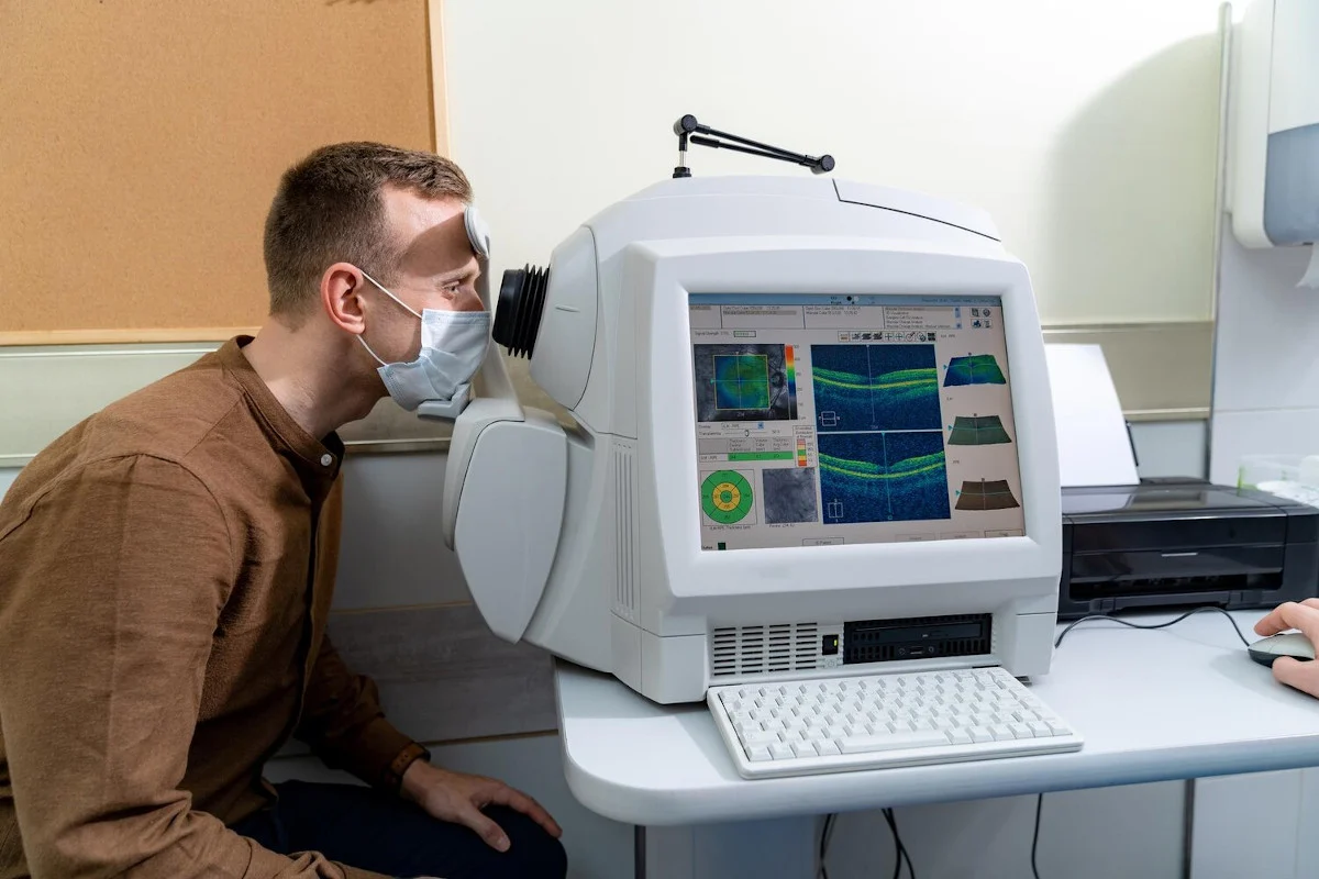 Perymetry komputerowe – jak wspomagają diagnostykę schorzeń pola widzenia?
