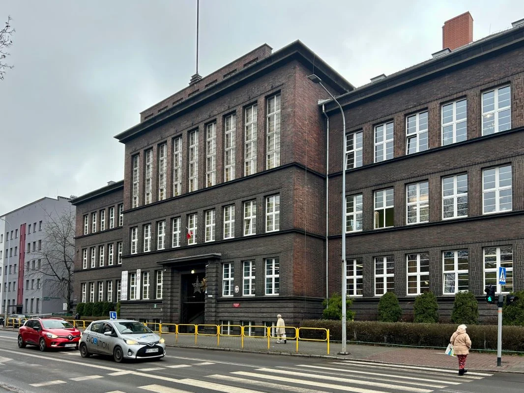 Sekrety I Liceum Ogólnokształcącego im. Jana Smolenia: wycieczka z historią