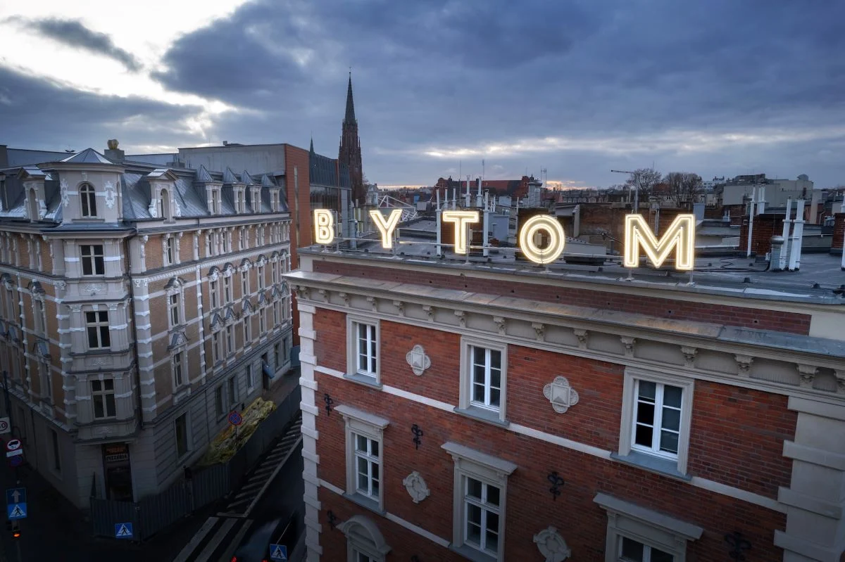 Andrzej Tokarski o tajemnicach bytomskiego neonu – historia, która ożyła