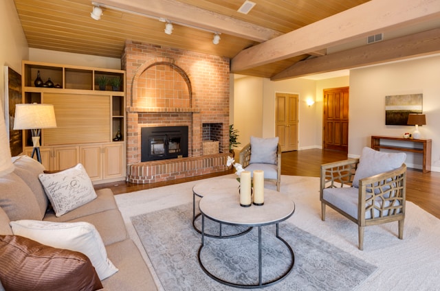 Czym się kierować przy wyborze brykietu do kominka?