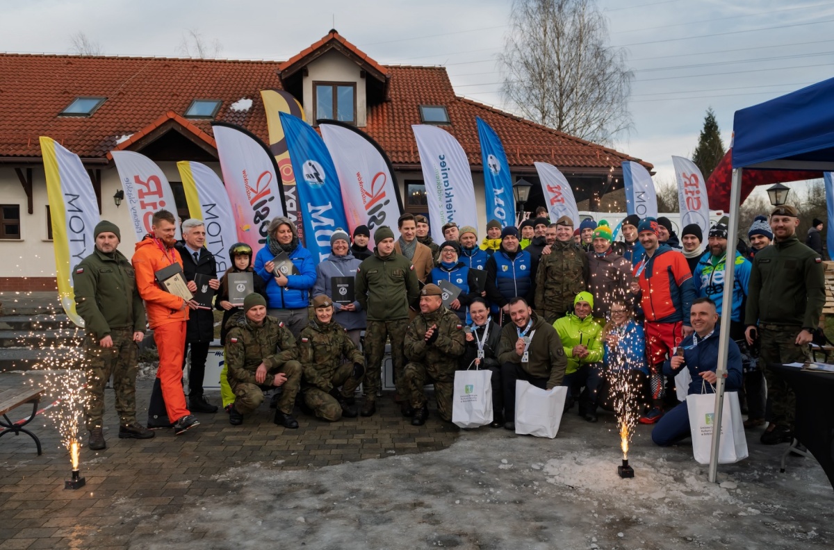 Zimowe zmagania na stoku w Suchej Górze – medale, puchary i emocjonujące wyścigi