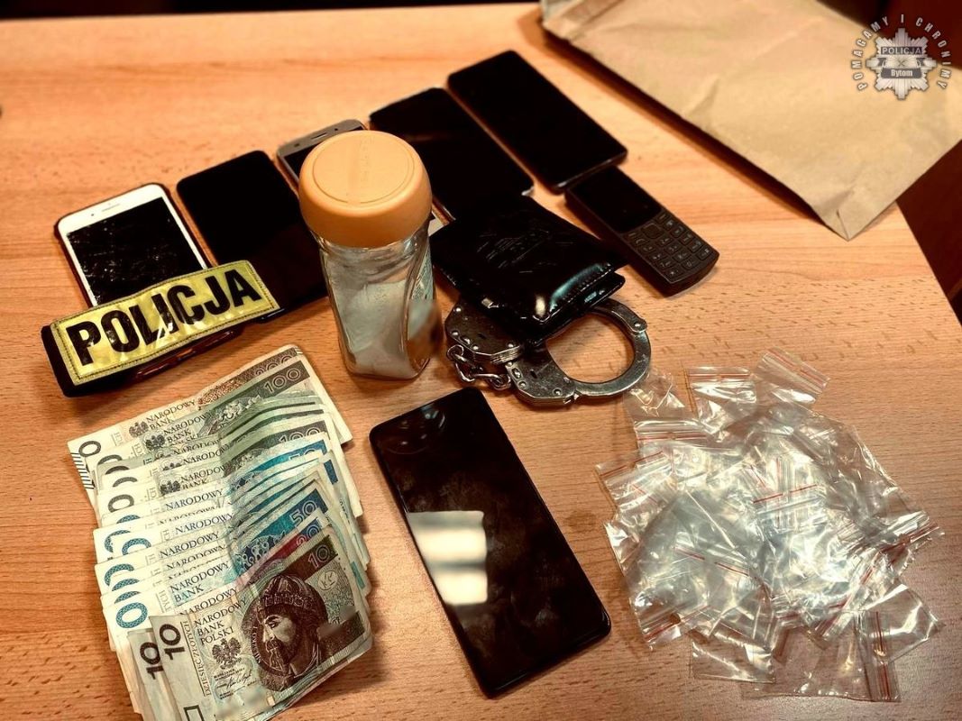 Amfetamina, groźby i alimenty - trzy zatrzymania w jednym mieszkaniu!