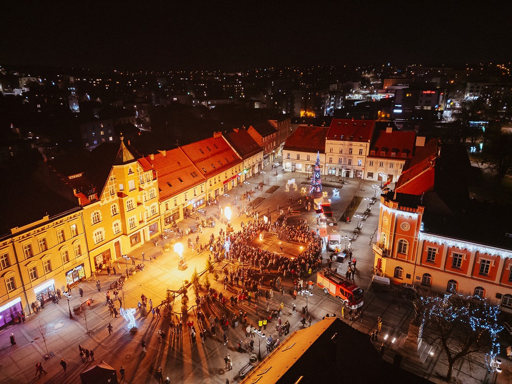 Mikołów bije rekord podczas 33. Finału WOŚP – niesamowity wynik i atrakcje na Rynku [FOTO]