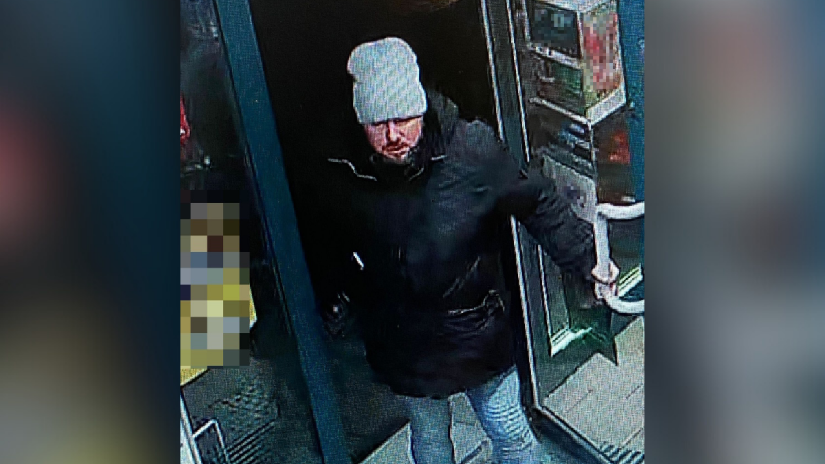 Policja poszukuje mężczyzny podejrzewanego o kradzież z włamaniem