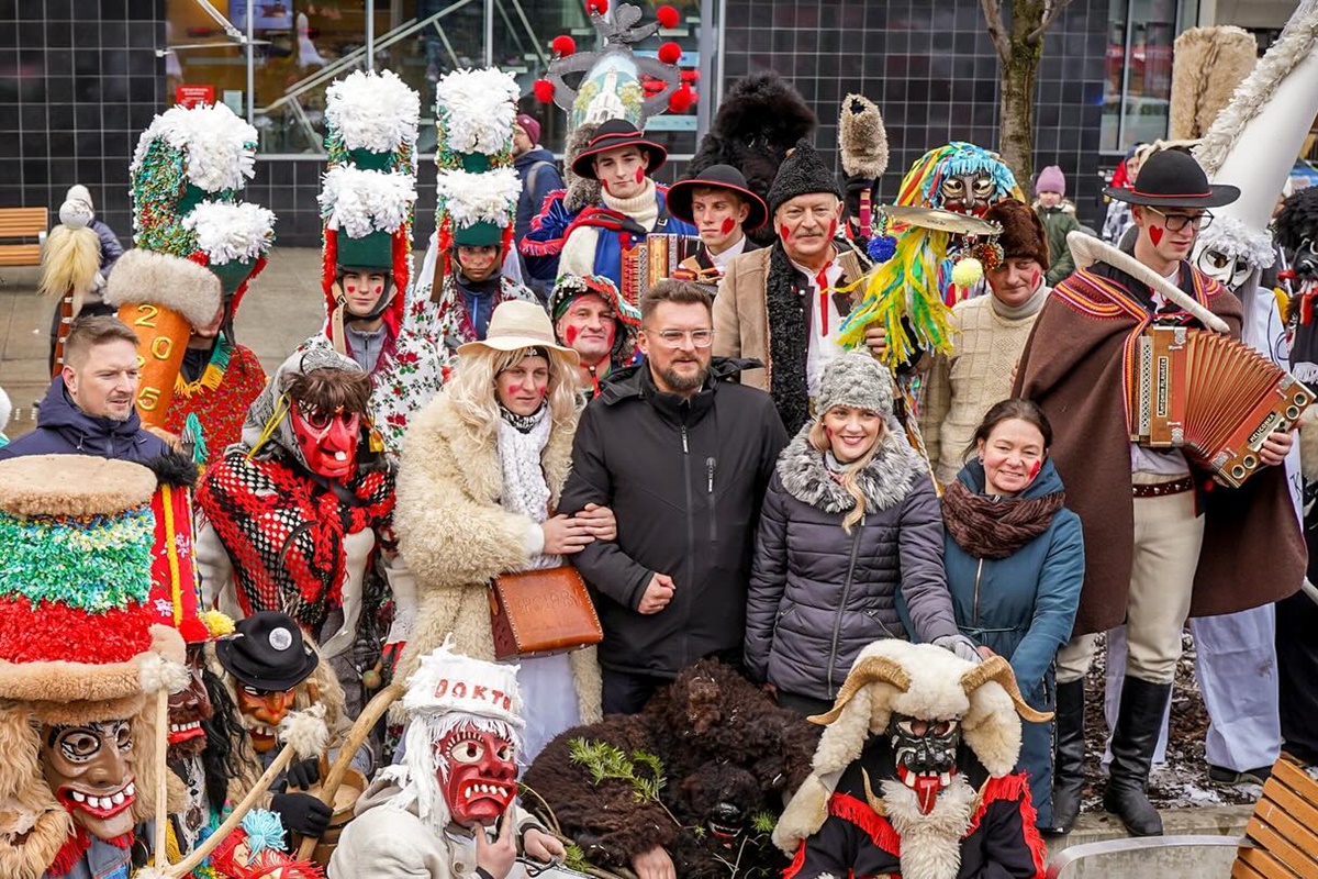Beskidzka tradycja na ulicach Katowic – Dziady Żywieckie 2025