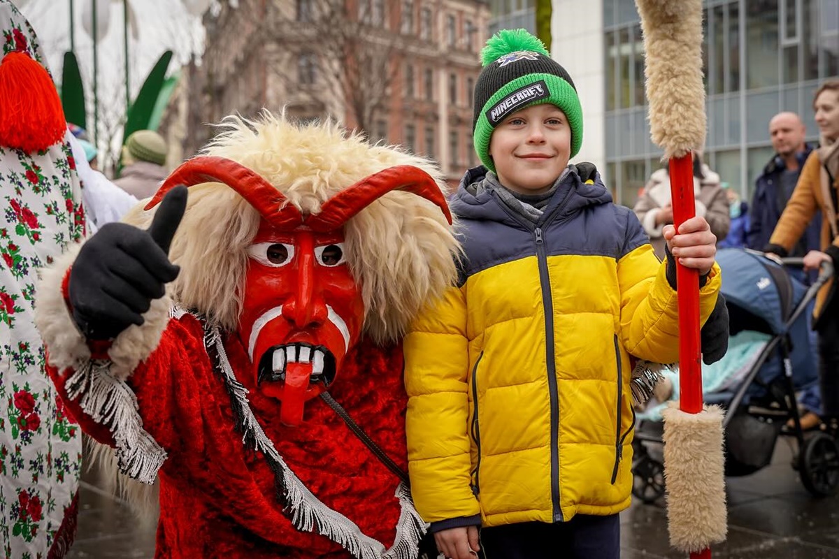Beskidzka tradycja na ulicach Katowic – Dziady Żywieckie 2025