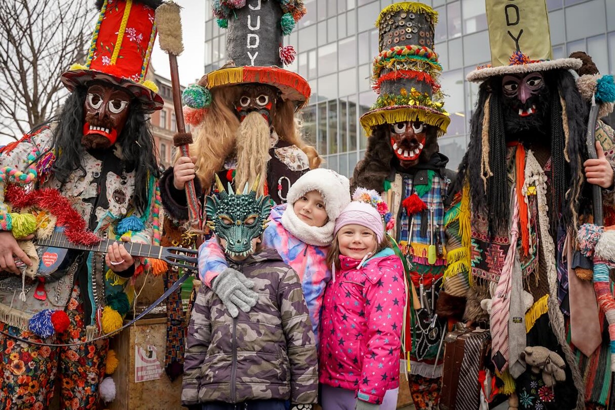 Beskidzka tradycja na ulicach Katowic – Dziady Żywieckie 2025