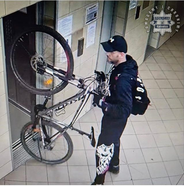 Kradzież rowerów na Roździeńskiego. Policja prosi o pomoc