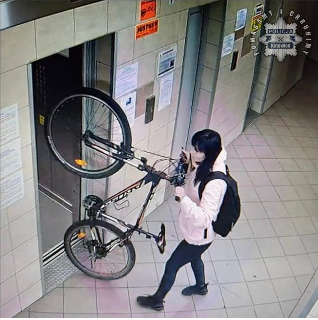 Kradzież rowerów na Roździeńskiego. Policja prosi o pomoc