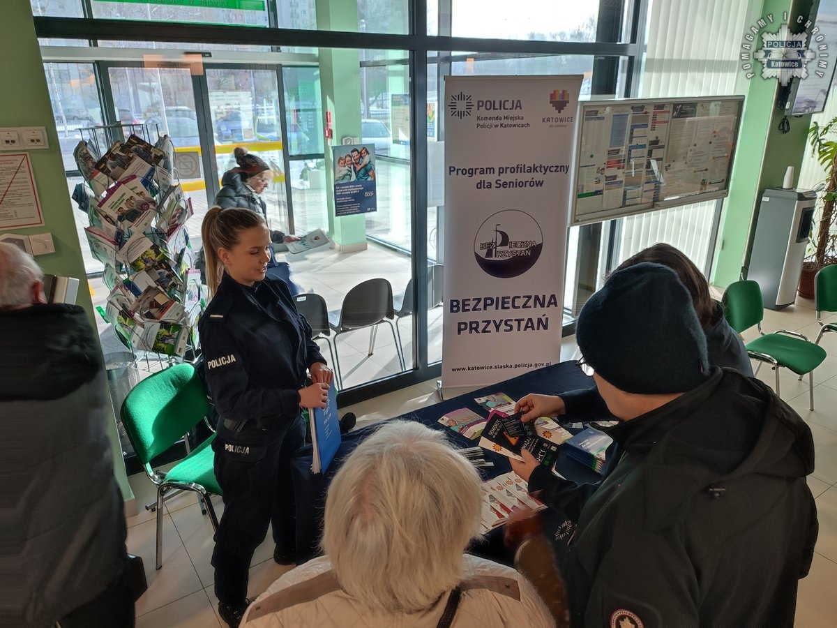 Policjanci zapraszają seniorów na Dzień Babci i Dziadka w Katowicach