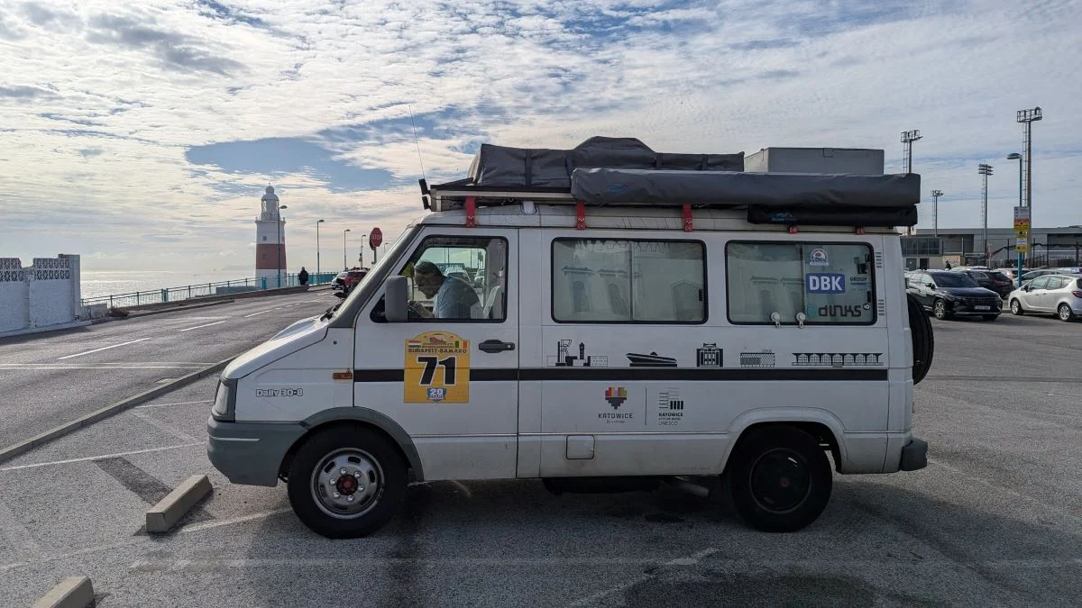 Katowicka załoga ruszyła do Gambii – jubileuszowy rajd Budapeszt - Bamako